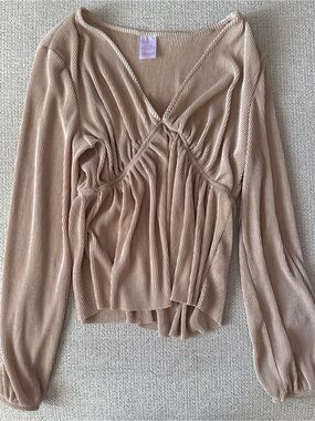 Plisse Long Sleeve Top in Beige